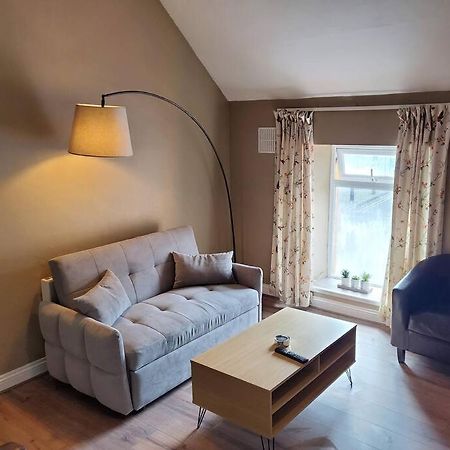 Apt. 2 - Town Centre Apartment Bagenalstown Kültér fotó