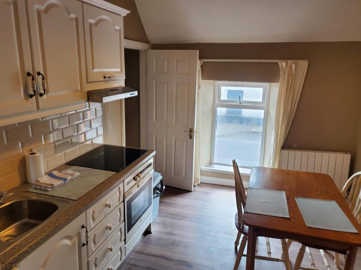 Apt. 2 - Town Centre Apartment Bagenalstown Kültér fotó